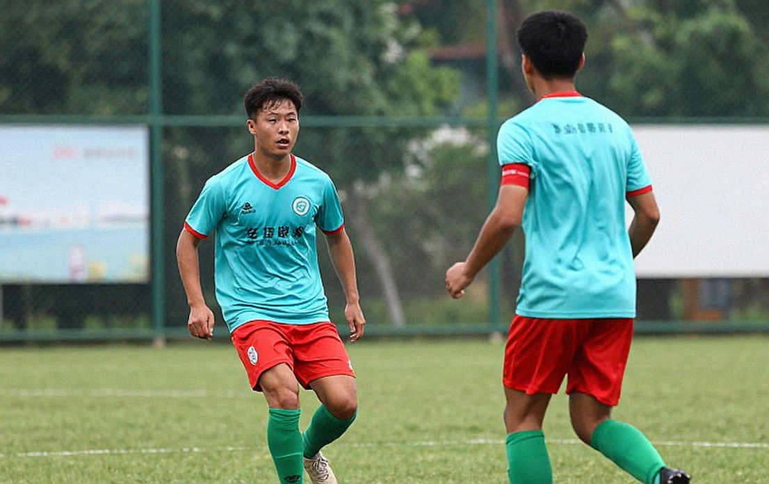 Nấc thang thiếu một bậc: Vì sao lò đào tạo Việt Nam vẫn không nuôi nổi một tiền đạo nội Nấc thang thiếu một bậc: Vì sao lò đào tạo Việt Nam vẫn không nuôi nổi một tiền đạo nội