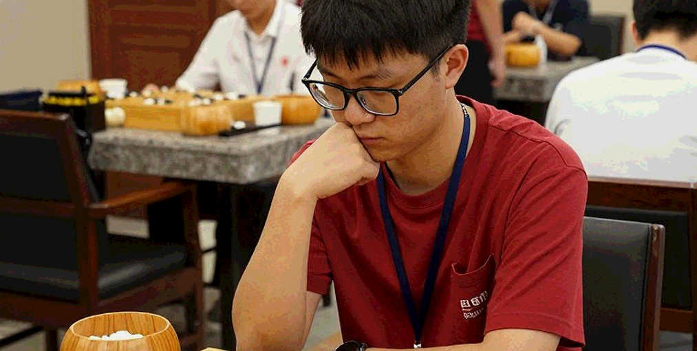Ghế Chủ tịch FIDE thuộc về Dvorkovich: bản kiểm toán một bài báo cờ vua rỗng dữ liệu