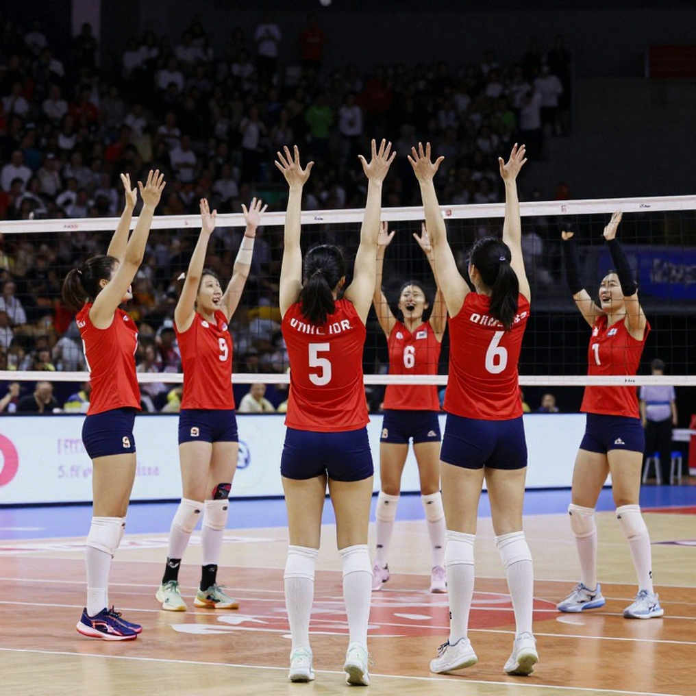 Nebraska quét Creighton 3-0 trước 15.405 khán giả: Kỷ lục khán đài và dấu hỏi phía sau cú quét